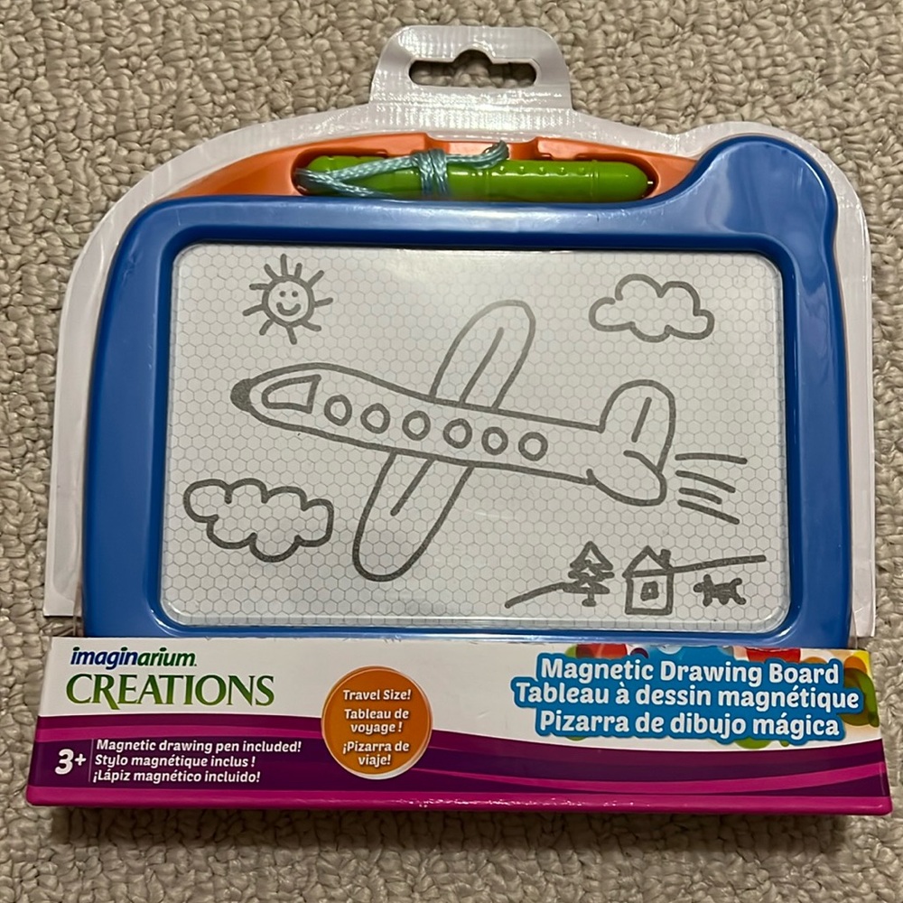 NWT - Imaginarium Creations - travel sized magnetic drawing board